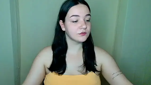 Snapshot of OliviaMontgommery chatting on 07-15-26, 02:40 OliviaMontgommery online show from 07-15-26, 02:40