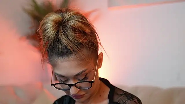 AileenKiss online show from 10-24-25, 06:40