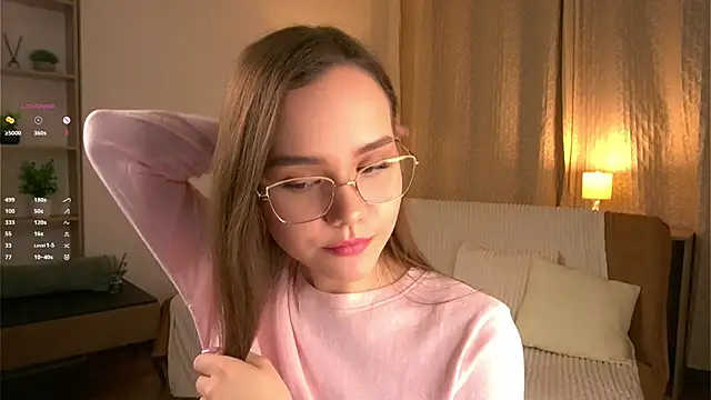 SweetSaraPie online show from 04-15-26, 06:12