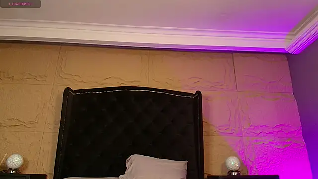 naomi hill1 online show from 10-10-25, 09:04