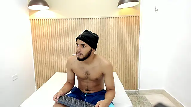 Adamss 23 online show from 10-05-25, 07:48