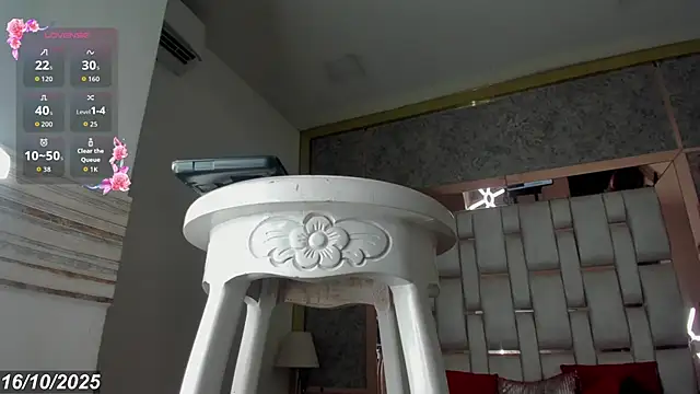 Dominique deveraux online show from 10-16-25, 01:08