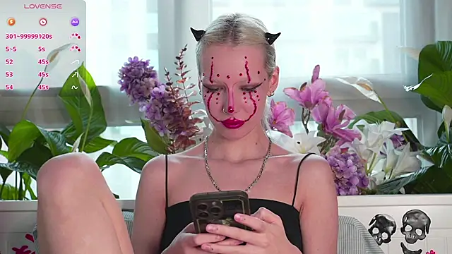 RanyThomson online show from 10-25-25, 02:17