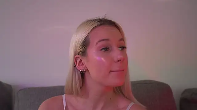 RanyThomson online show from 04-18-26, 03:36