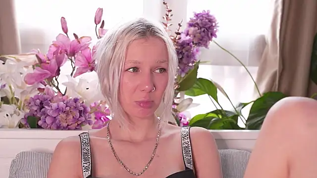 RanyThomson online show from 11-06-25, 01:26