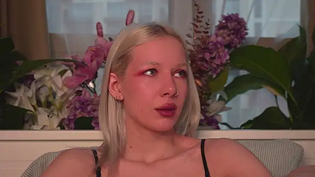 RanyThomson online show from 11-29-25, 01:44