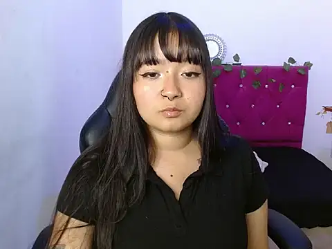 Snapshot of MarianaVarela chatting on 10-12-25, 02:35 MarianaVarela online show from 10-12-25, 02:35