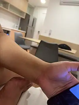 Snapshot of mrgkatys chatting on 02-18-26, 03:59 mrgkatys online show from 02-18-26, 03:59