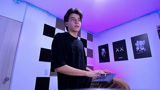 jeycobb online show from 03-24-26, 01:16