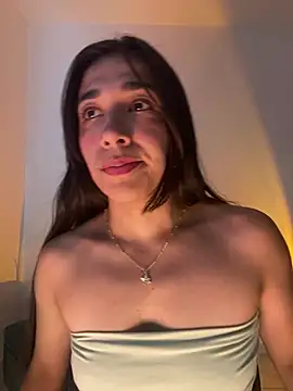 Snapshot of SabrinaEvanss_ chatting on 06-29-26, 04:17 SabrinaEvanss online show from 06-29-26, 04:17