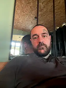 Snapshot of ju8870 chatting on 11-04-25, 01:37 ju8870 online show from 11-04-25, 01:37