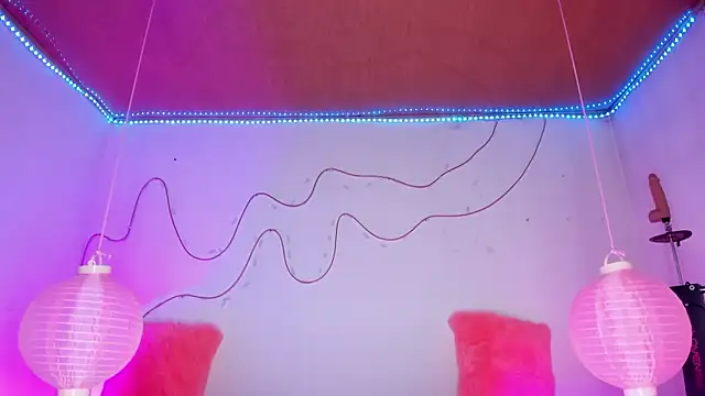 Snapshot of shannon_kinne_ chatting on 01-17-26, 01:26 shannon kinne online show from 01-17-26, 01:26