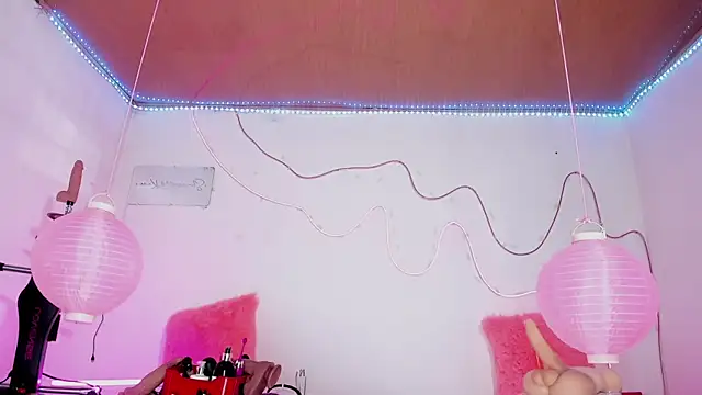 shannon kinne  online show from 12-17-25, 01:38