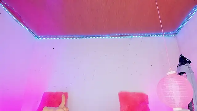 Snapshot of shannon_kinne_ chatting on 02-04-26, 02:23 shannon kinne online show from 02-04-26, 02:23