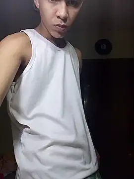 Snapshot of Mrdante23 chatting on 10-23-25, 01:37 Mrdante23 online show from 10-23-25, 01:37