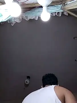 Snapshot of Mrdante23 chatting on 10-21-25, 01:38 Mrdante23 online show from 10-21-25, 01:38