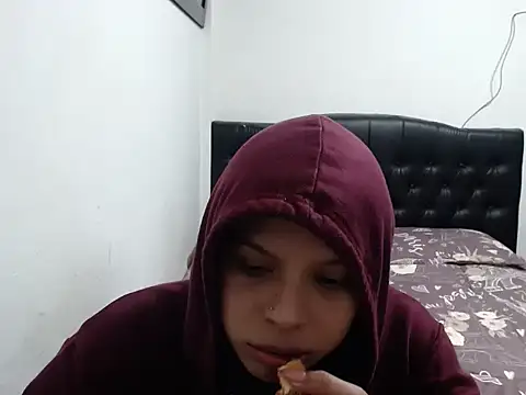 linnaskinyy online show from 12-16-25, 04:06