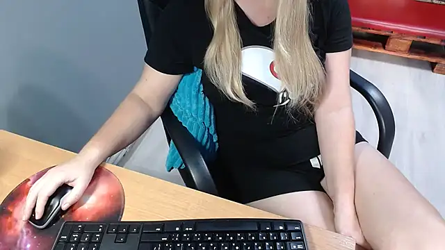 Ledi Catherin online show from 11-23-25, 11:20