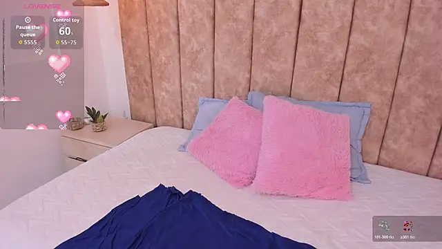  alishaa c online show from 04-19-26, 03:51