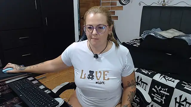perlagoloza05 online show from 07-01-26, 02:34