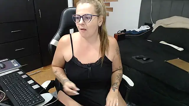 perlagoloza05 online show from 02-18-26, 02:53