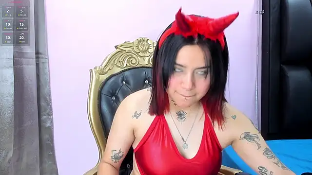 Snapshot of Nixielee_ chatting on 10-16-25, 12:57 Nixielee online show from 10-16-25, 12:57