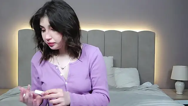 Snapshot of DianaMello chatting on 10-22-25, 04:01 DianaMello online show from 10-22-25, 04:01