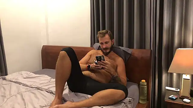 Snapshot of mrmaxiy chatting on 03-05-26, 11:29 mrmaxiy online show from 03-05-26, 11:29