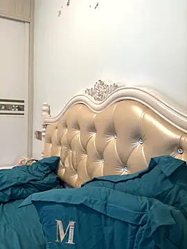 Mile-m online show from 11-16-25, 08:41