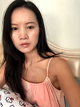 Snapshot of Mile-m chatting on 10-10-25, 02:45 Mile-m online show from 10-10-25, 02:45