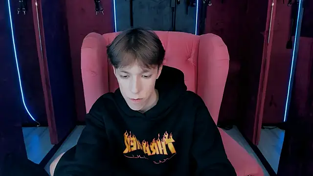 MarkBranston online show from 11-07-25, 03:16