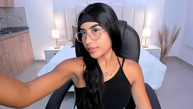 Silvana velvet online show from 10-23-25, 07:01