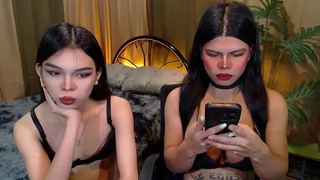 TWINKTRANSSHANEL online show from 10-18-25, 10:17