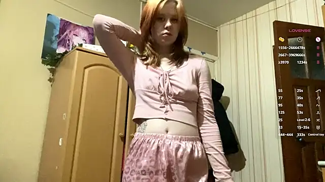 AnitaVanruiten online show from 10-29-25, 07:51