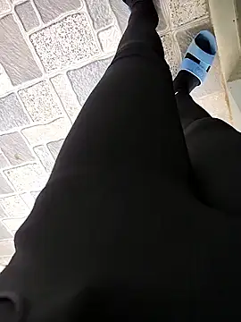 Snapshot of Mymy_love91 chatting on 11-17-25, 08:40 Mymy love91 online show from 11-17-25, 08:40