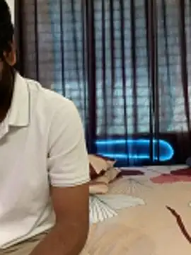 vickyandtania online show from 12-15-25, 08:09