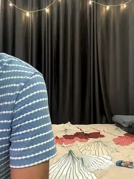 vickyandtania online show from 12-14-25, 05:18