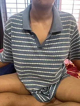 vickyandtania online show from 10-21-25, 06:13