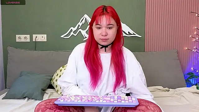 Klee Love online show from 10-12-25, 04:36