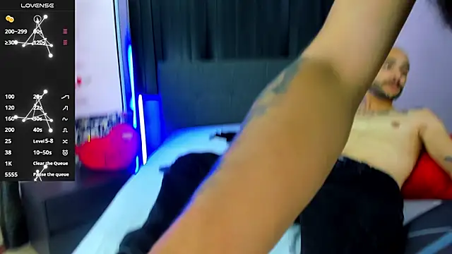 Snapshot of 2_fire chatting on 10-08-25, 12:12 2 fire online show from 10-08-25, 12:12