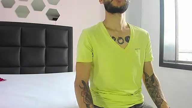 Snapshot of 2_fire chatting on 12-18-25, 07:40 2 fire online show from 12-18-25, 07:40