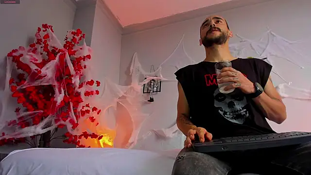 Snapshot of 2_fire chatting on 10-29-25, 08:19 2 fire online show from 10-29-25, 08:19