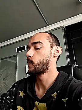 Snapshot of 2_fire chatting on 11-07-25, 01:48 2 fire online show from 11-07-25, 01:48