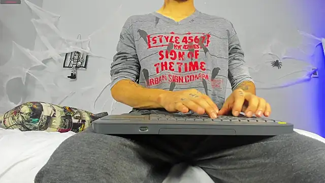 Snapshot of 2_fire chatting on 10-24-25, 08:41 2 fire online show from 10-24-25, 08:41