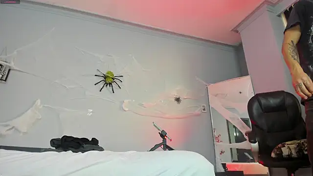 Snapshot of 2_fire chatting on 10-28-25, 08:08 2 fire online show from 10-28-25, 08:08