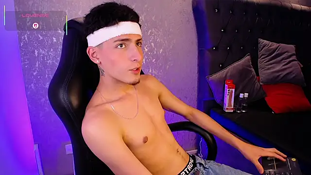 MateoMitchell online show from 12-15-25, 05:35