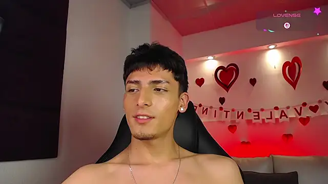 Snapshot of MateoMitchell chatting on 02-20-26, 06:26 MateoMitchell online show from 02-20-26, 06:26