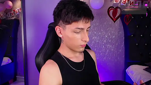 Snapshot of MateoMitchell chatting on 02-13-26, 04:34 MateoMitchell online show from 02-13-26, 04:34