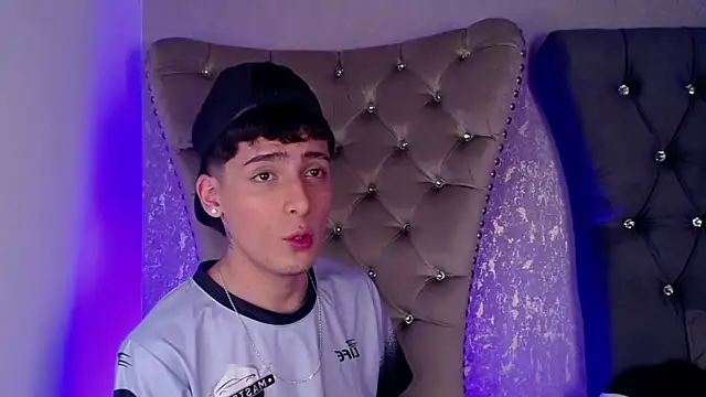 MateoMitchell online show from 11-06-25, 04:49