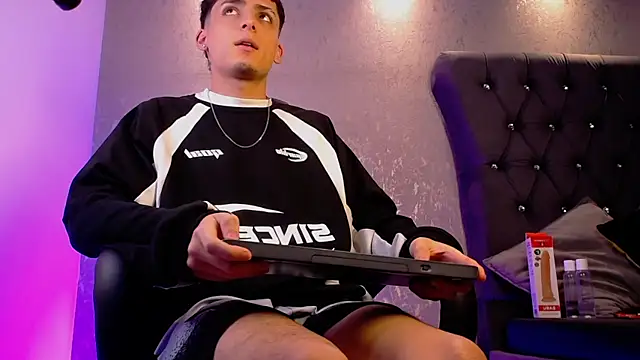 MateoMitchell online show from 12-22-25, 10:32